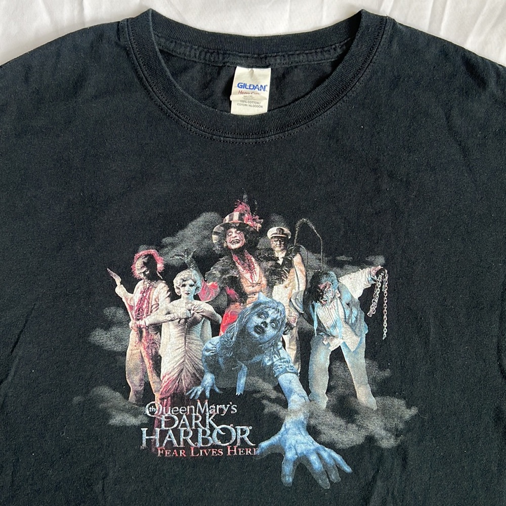 GILDAN Queen Mary's Dark Harbor Halloween Haunt Black Tee Shirt- Size XL